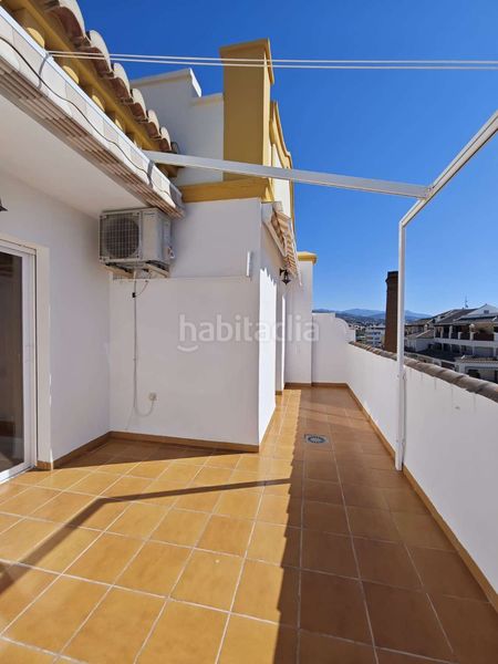 Foto af6f445c-cbcc-4e60-8377-0c760e0204f4. Àtic amb calefacció aparcament piscina a Paseo Marítimo de Levante Torre del Mar