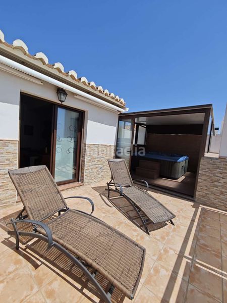 Foto 4cacecab-3715-4c84-b393-a1d31219c589. Dúplex amb calefacció piscina a El Tomillar Torre del Mar