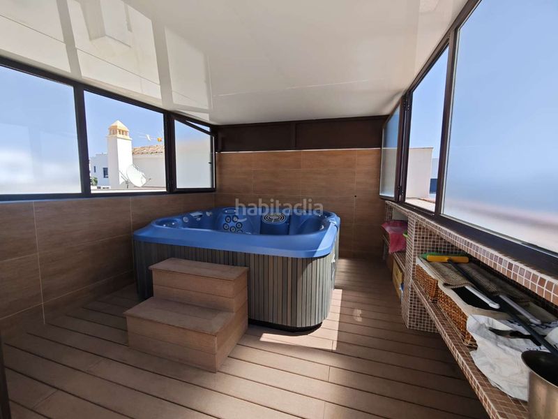 Foto b21bf315-3657-4236-bc40-cc6c8e706f16. Dúplex amb calefacció piscina a El Tomillar Torre del Mar