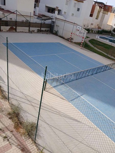 Foto f72082b1-9236-413e-a86c-186dc7f78b5c. Pis amb piscina a Paseo Marítimo de Levante Torre del Mar