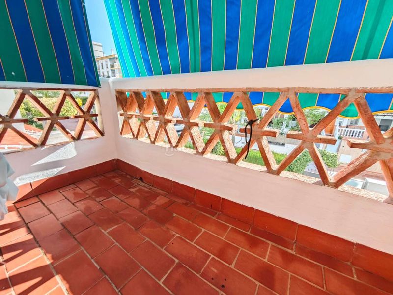 Foto 56a51c0e-1891-4e7c-8704-e7e785d5a1f7. Xalet amb aparcament piscina a Paseo Marítimo de Levante Torre del Mar