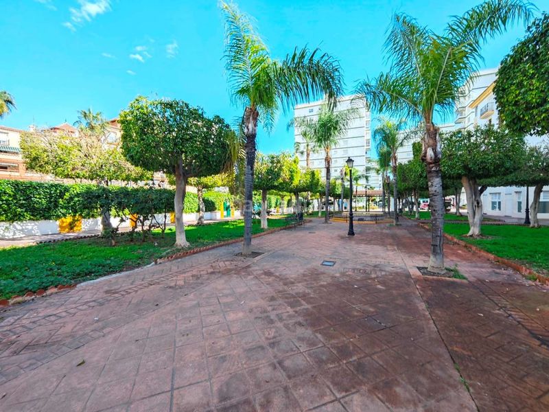 Foto 6e0e7a60-81d3-4590-a833-f8780c7b5993. Xalet amb aparcament piscina a Paseo Marítimo de Levante Torre del Mar