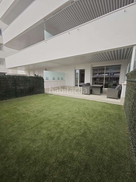 Foto 62d729bb-487d-45f9-b949-754bb26093f1. Apartament amb calefacció aparcament piscina a Poniente-Faro Torre del Mar