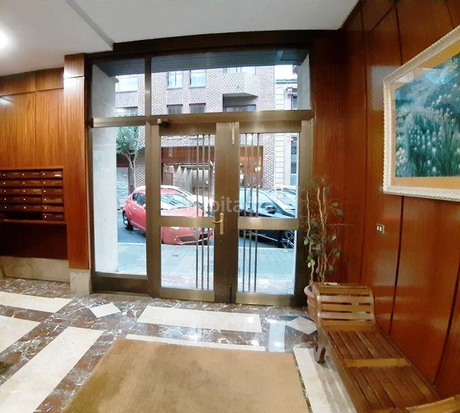 Foto adb634b7-d817-4136-a1d8-93a51864f804. Appartamento con riscaldamento parcheggio in Abandoibarra - Guggenheim Bilbao