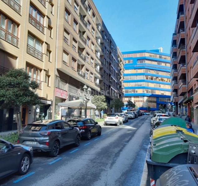 Foto a2f31cba-ebd8-49d5-bad9-343237c61d21. Parking coche garaje cerrado en deusto en San Pedro de Deusto - La Ribera Bilbao