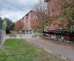 Piso en San Ignacio-Elorrieta. Dos habitacionescon trastero