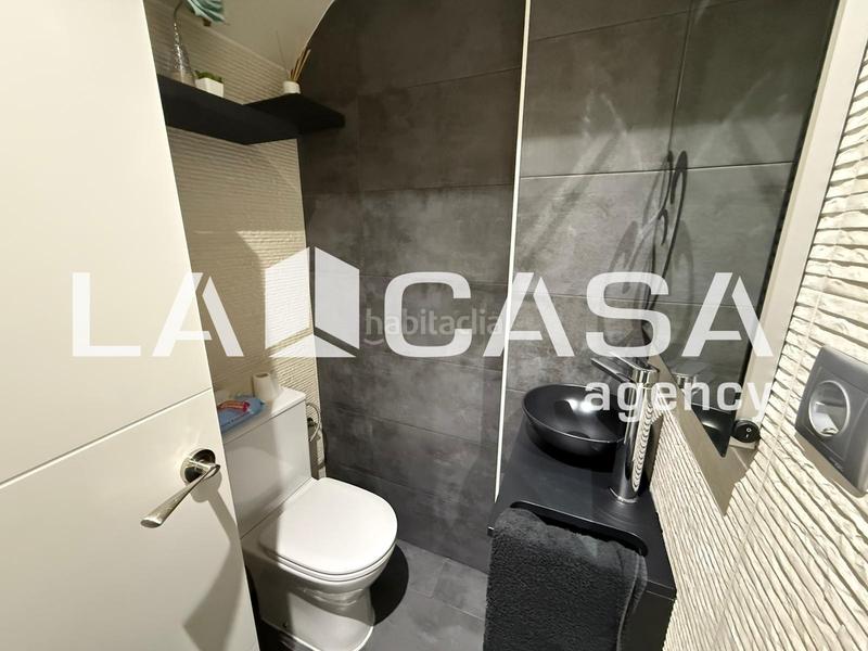 Foto 330d498e-c0a5-4b76-b2f8-425afd67dc71. Casa a schiera con parcheggio in cerros de Montequinto Montequinto