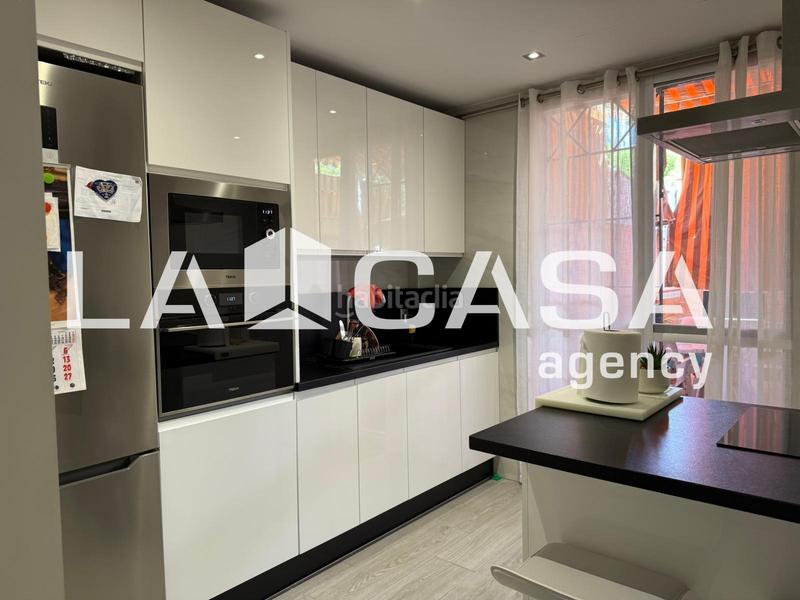 Foto 96c8f214-959e-4d70-bd4a-e60721265227. Casa a schiera con parcheggio in cerros de Montequinto Montequinto