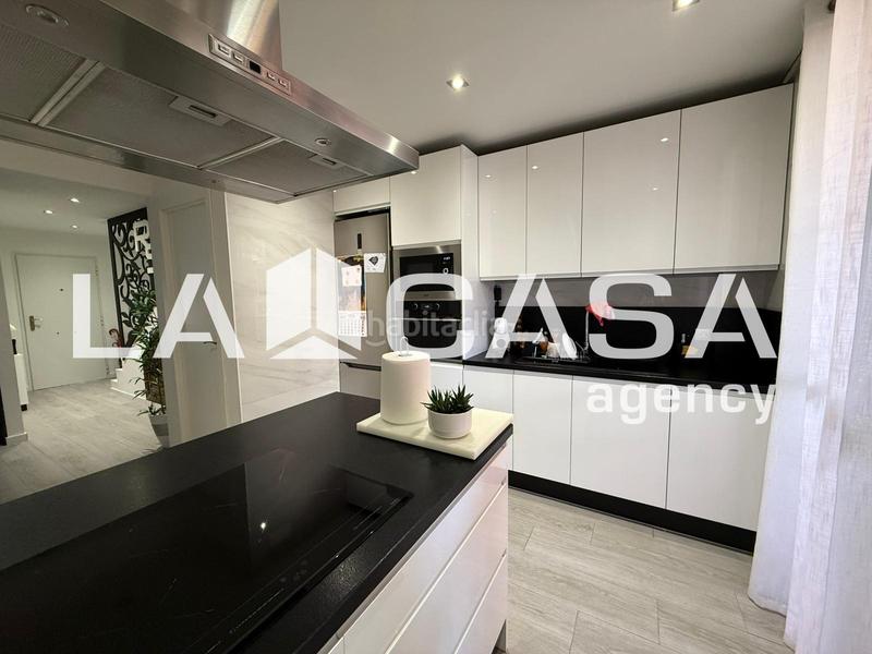 Foto 9dfbaeb3-7b7f-44e0-ba31-5482a87259c3. Casa a schiera con parcheggio in cerros de Montequinto Montequinto