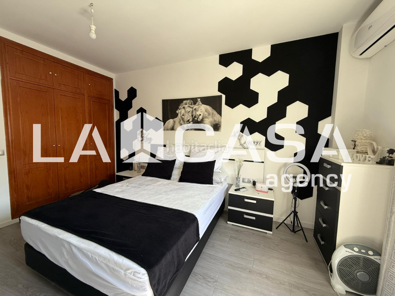 Foto be649b40-0337-4db0-aa6e-b3db4491382e. Casa a schiera con parcheggio in cerros de Montequinto Montequinto