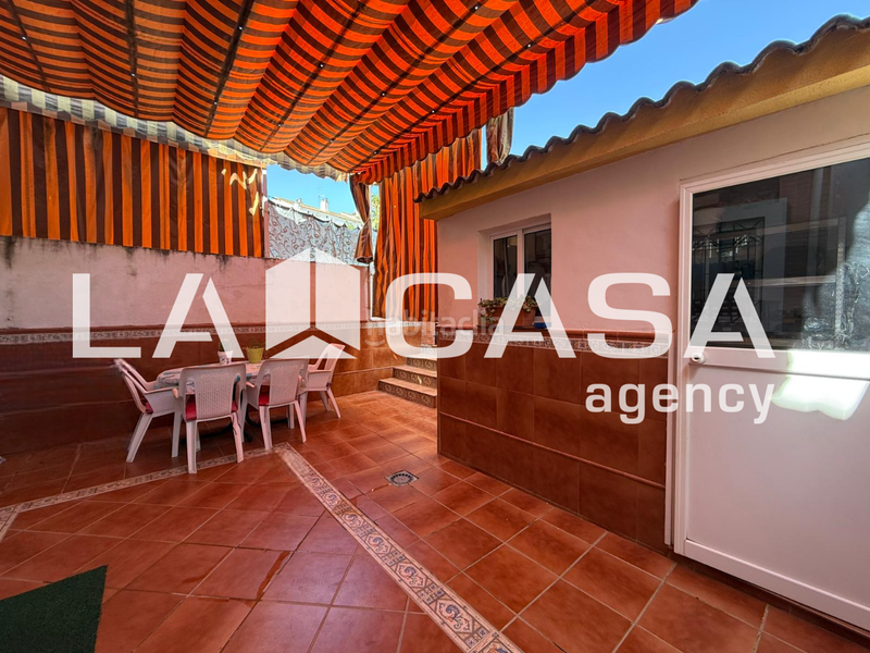 Foto 0f3f05d3-0f72-4b28-9cdf-e7f3147804f0. Casa adossada amb aparcament a cerros de Montequinto Montequinto