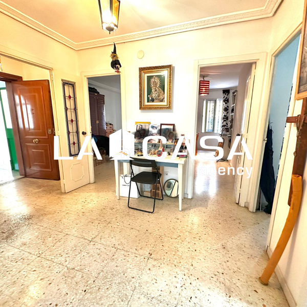 Foto 76e611a1-6e0b-421c-9fa6-c6cd49e75f17. Appartement avec parking dans San Julián Sevilla