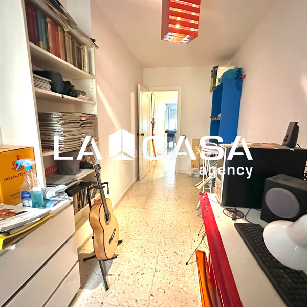Foto ed7512c3-cb24-499a-a331-7682018cd8d9. Flat with parking in San Julián Sevilla
