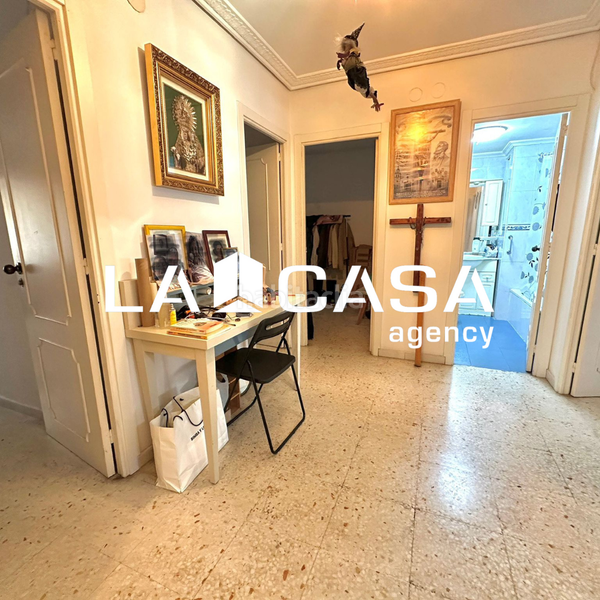 Foto f7cff3e1-86d7-4dc9-b4ca-9448e9906e0b. Flat with parking in San Julián Sevilla
