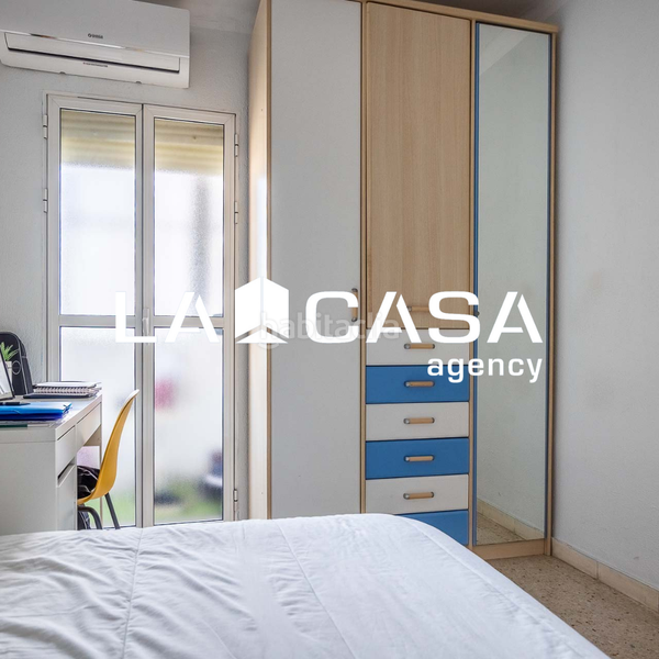 Foto c001bc1d-39c0-4261-b7ea-73e360b4efb4. Flat in Cruz Roja Sevilla