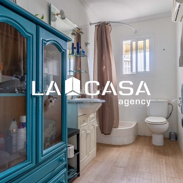 Foto e9b476d3-a736-461b-99b6-c0c704432e0c. Flat in Cruz Roja Sevilla