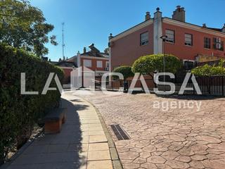 Casa a schiera in Avenida de Europa