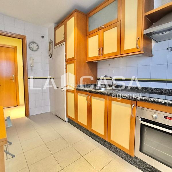 Foto 51aab8a7-e55a-4f9d-b61b-71f86a592b7d. Appartement avec parking dans colores - entreparques Sevilla
