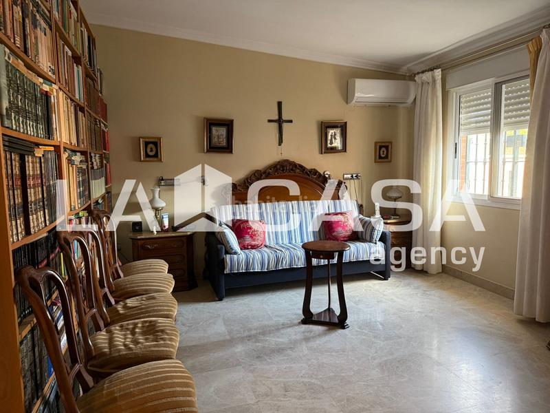 Foto ebce8f04-242d-42cf-82ab-ccf37132c4b6. Casa adossada amb aparcament piscina a Avenida de Europa Montequinto