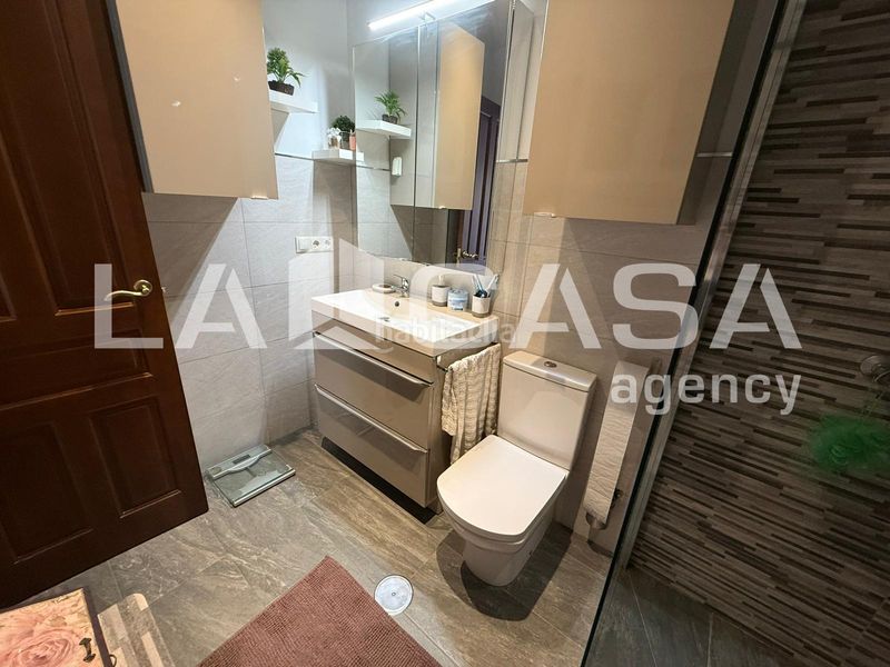 Foto 7bd23dd9-9f59-4573-bb3c-cb48f4a2c141. Casa adossada amb piscina a Avenida de Europa Montequinto