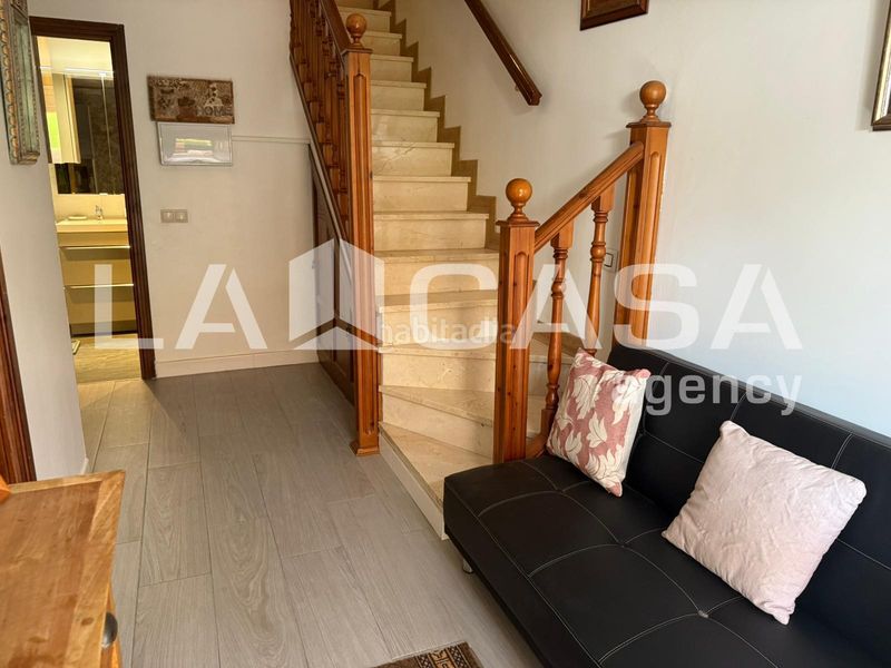 Foto c25aafe6-f10e-40bb-bee3-32ec2a79c07d. Casa adossada amb piscina a Avenida de Europa Montequinto