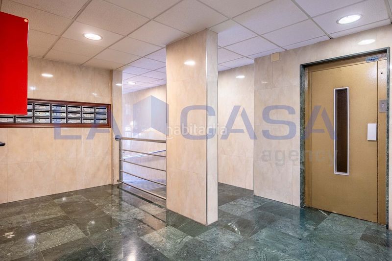 Foto 36d304df-eb77-4bb0-8018-7d1b4724a0cd. Pis amb aparcament a El Torrejón - El Cerezo Sevilla