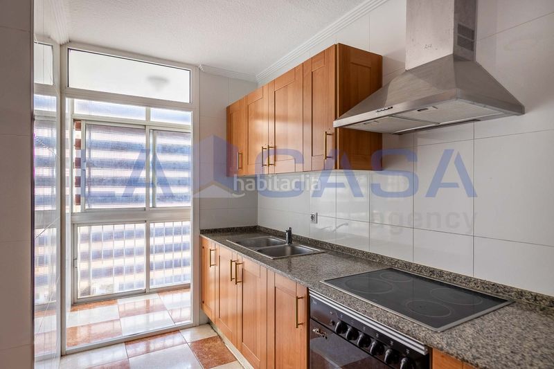 Foto 6acd9738-11f2-4b74-9689-e6398ea14d4e. Pis amb aparcament a El Torrejón - El Cerezo Sevilla