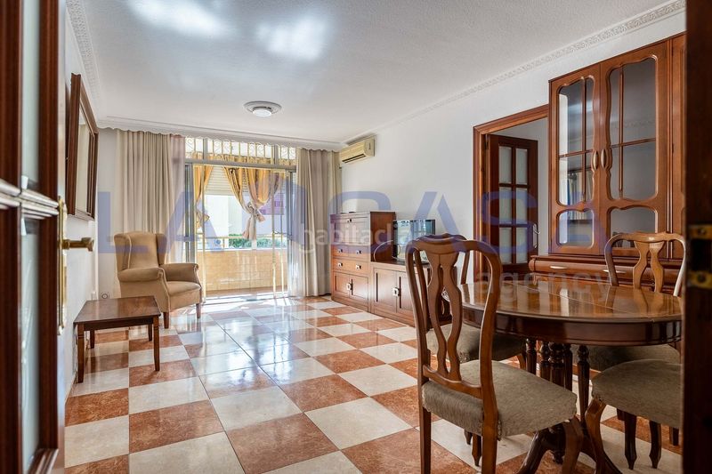 Foto 73e39370-f7d7-4226-93ae-a42c87f4c36b. Pis amb aparcament a El Torrejón - El Cerezo Sevilla