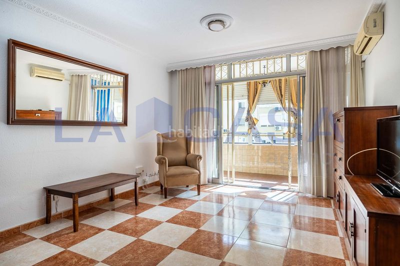 Foto 8fe0e3c0-16e0-4e53-bec9-4abea78fccfa. Pis amb aparcament a El Torrejón - El Cerezo Sevilla