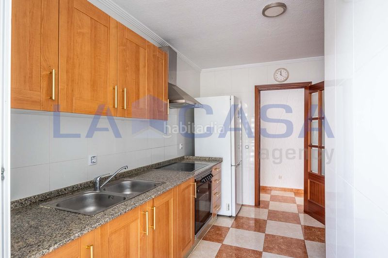 Foto 95d1615d-ca91-458b-b629-ed3a0d37bd90. Pis amb aparcament a El Torrejón - El Cerezo Sevilla