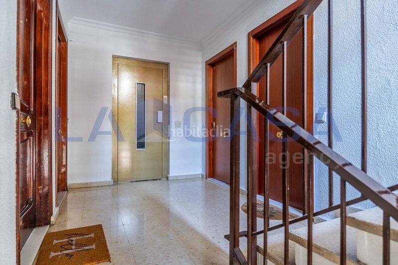 Foto ab2d2301-a99e-46bd-84ed-d17eb9db8629. Pis amb aparcament a El Torrejón - El Cerezo Sevilla