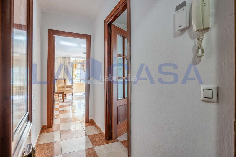 Foto d72d8345-9349-4ece-b7f5-0d71b19821bf. Pis amb aparcament a El Torrejón - El Cerezo Sevilla