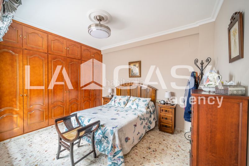 Foto bc3a00db-37bf-49ca-b47e-33121ef7abd7. Casa amb aparcament a Centro - Doña Mercedes Dos Hermanas