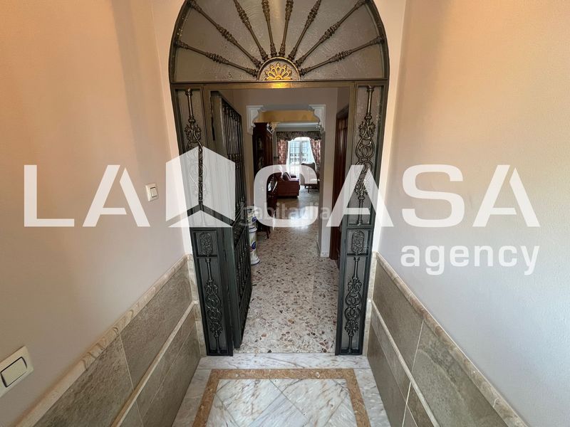 Foto eb5a78ae-5dec-4985-a5e6-e1ee46ec30f1. Casa amb aparcament a Centro - Doña Mercedes Dos Hermanas