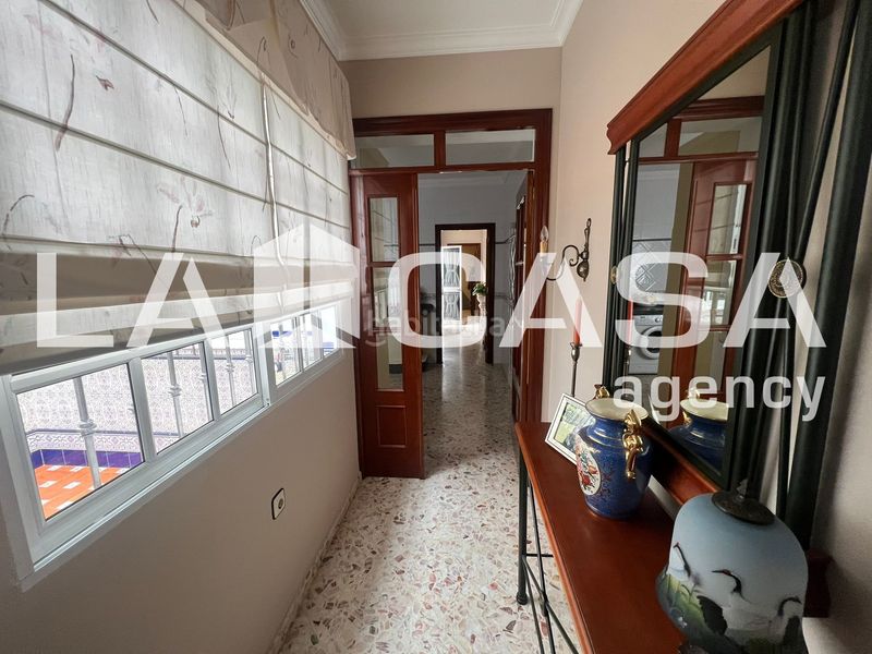 Foto f52093d1-869e-44dd-96ee-35f1acef6f32. Casa amb aparcament a Centro - Doña Mercedes Dos Hermanas