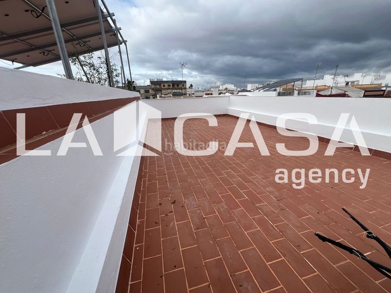 Foto f8d1eda8-ab67-44b4-b372-0e3b8b2acd42. Casa amb aparcament a Centro - Doña Mercedes Dos Hermanas