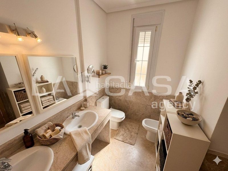 Foto 8a97863c-5038-46c6-8a8f-95b4bf272b46. Casa adossada amb aparcament a Olivar de Quintos Montequinto
