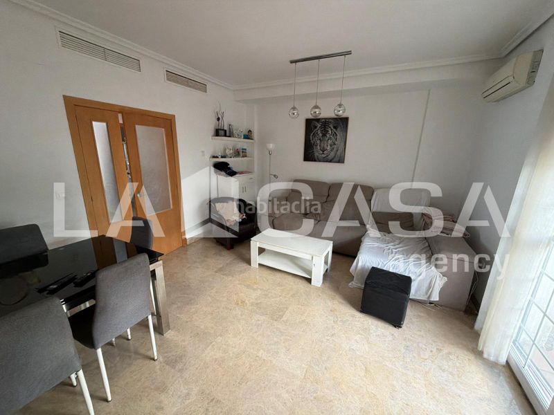 Foto a82d590f-4b87-4748-8af2-84e35e7a808b. Casa adossada amb aparcament a Olivar de Quintos Montequinto