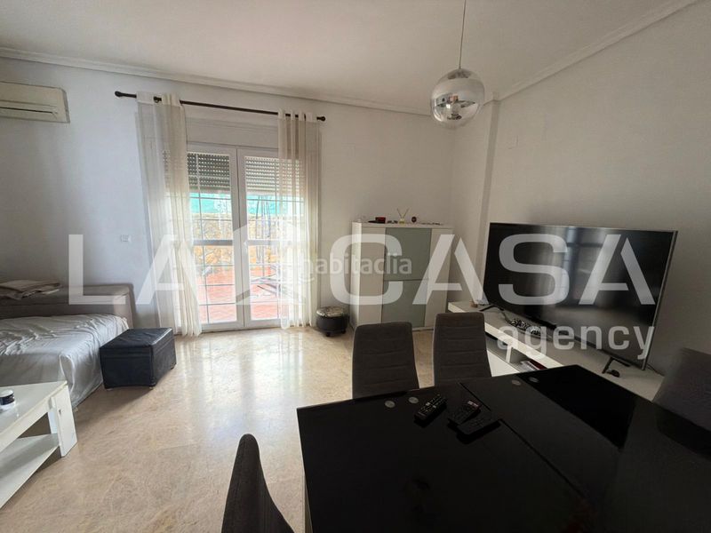 Foto ca05f3a2-269f-428f-a750-b44594df27bd. Casa adossada amb aparcament a Olivar de Quintos Montequinto