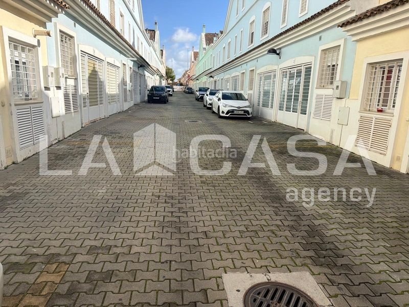 Foto cb985d22-2a26-4346-a73e-6c817a492b7f. Casa adossada amb aparcament a Olivar de Quintos Montequinto