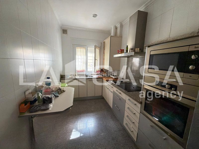 Foto e02aaeb8-d0c0-4c35-b2b5-fb3fc38210ec. Casa adossada amb aparcament a Olivar de Quintos Montequinto