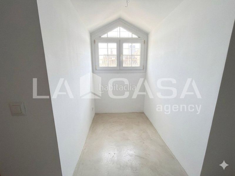 Foto f2a856e0-1672-4794-bf43-f0388d7b36e0. Casa adossada amb aparcament a Olivar de Quintos Montequinto