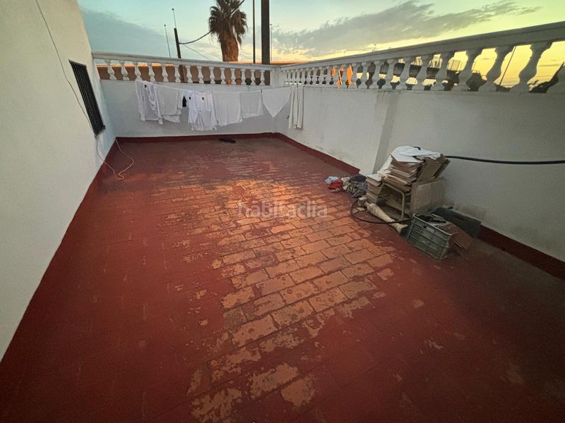 Foto 5293e063-abd5-4f41-9130-8f320cbe8237. Casa adossada amb aparcament a Palmete Sevilla