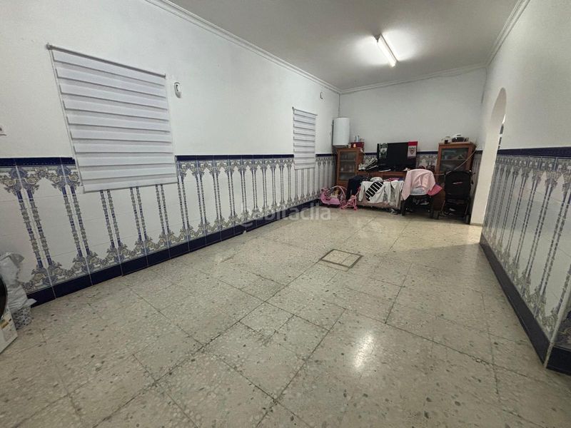 Foto fbeb7f8a-7123-44f8-b1e6-9e47be6e641e. Casa adossada amb aparcament a Palmete Sevilla