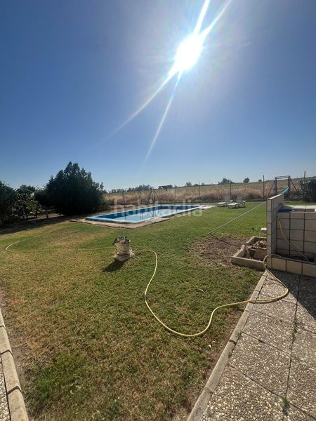 Foto 9c3db0b0-3c51-4332-a46a-11552ad02427. Casa amb aparcament piscina a Carmona