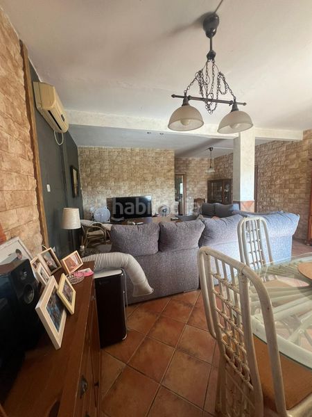 Foto d7aa5f86-6b4e-408e-a5f4-aa2af61732c9. Casa amb aparcament piscina a Carmona