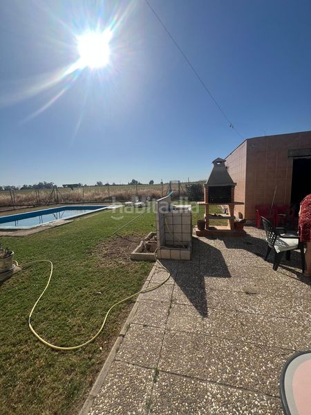 Foto fe67243e-10ec-4fd7-8067-50f8100f6ecd. Casa amb aparcament piscina a Carmona