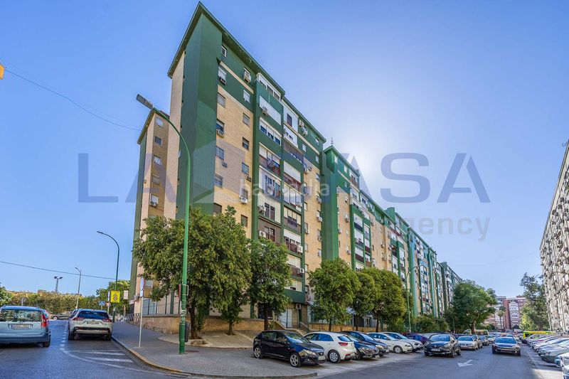 Foto ff690da7-bc2e-4500-96f8-005c5b7464ee. Pis a Juan XXIII - Rochelambert Sevilla