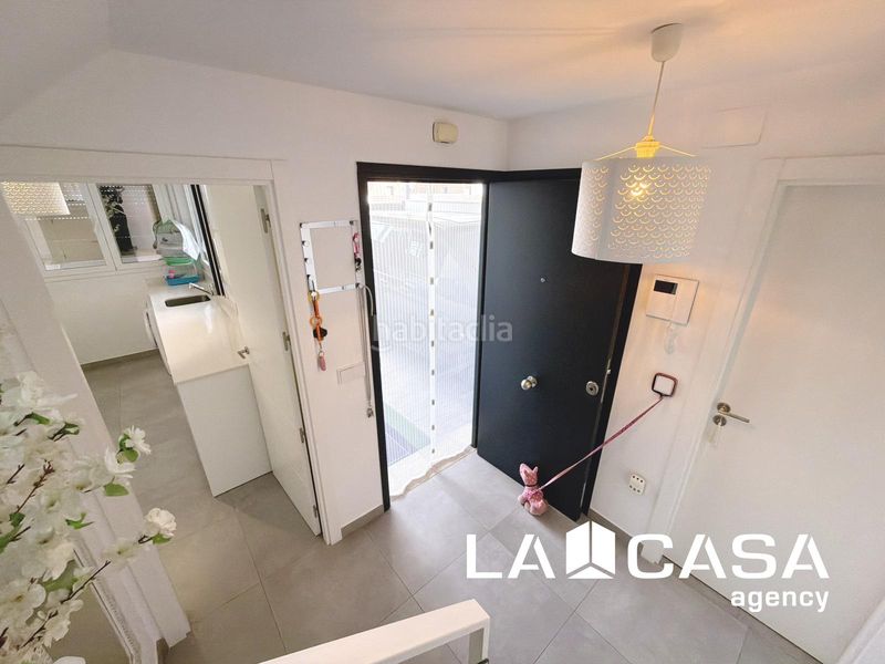 Foto d887ce75-e158-410d-b3ac-6e9f6dfcd0d8. Casa adossada amb calefacció aparcament a Entrenúcleos Dos Hermanas