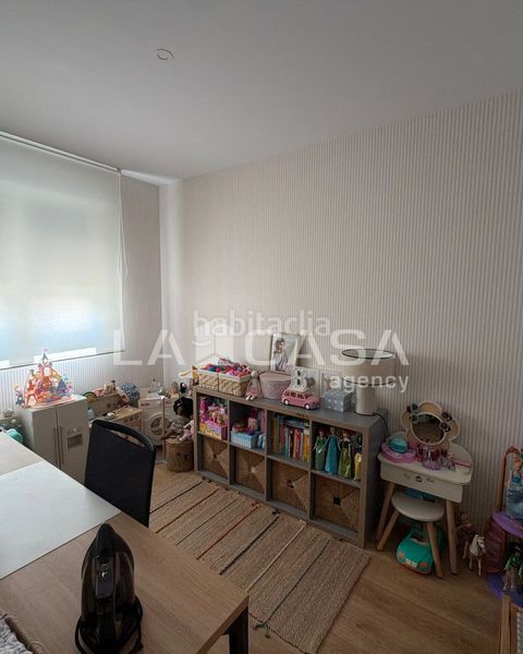 Foto f9612232-dc43-409c-83c2-d6ed00e61444. Casa adossada amb aparcament piscina a Entrenúcleos Dos Hermanas